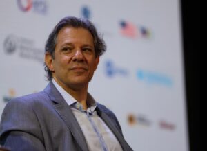 Haddad diz que reforma tributária sobre salários e renda foi entregue a Lula